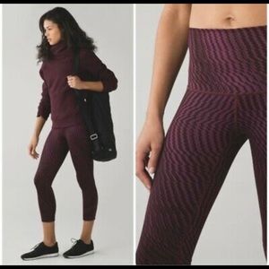 Lululemon maroon patterned high waisted leggings Wunder Under